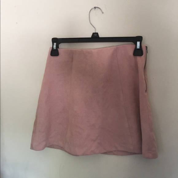 Brandy Melville Dresses & Skirts - Pink plush Brandy Melville skirt